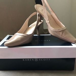 Karen Scott woman’s heel